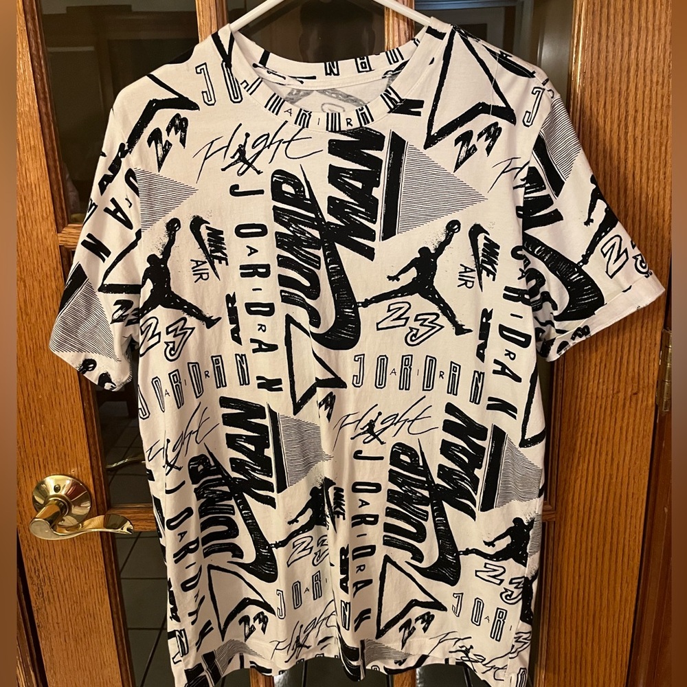 Nike / Jordan black and white T-Shirt